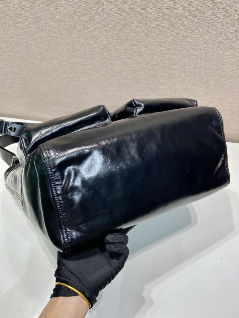 Pra*a tote bags